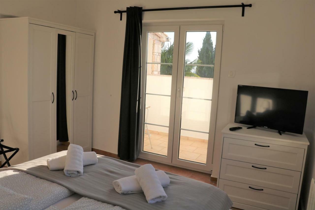 Villa Kiki Rovigno Esterno foto