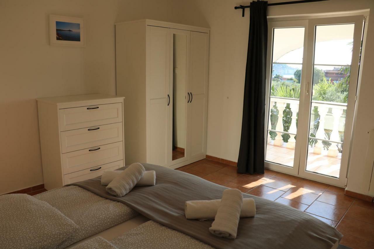Villa Kiki Rovigno Esterno foto